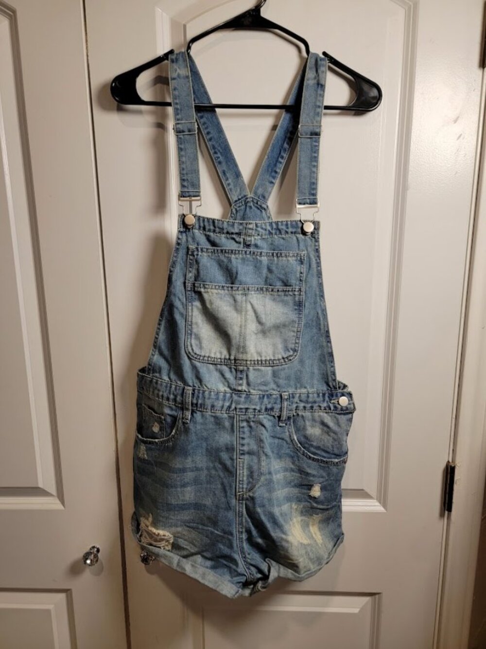 Superdown Carmen Distressed Denim Short Overalls Size Large Light Wash NWT